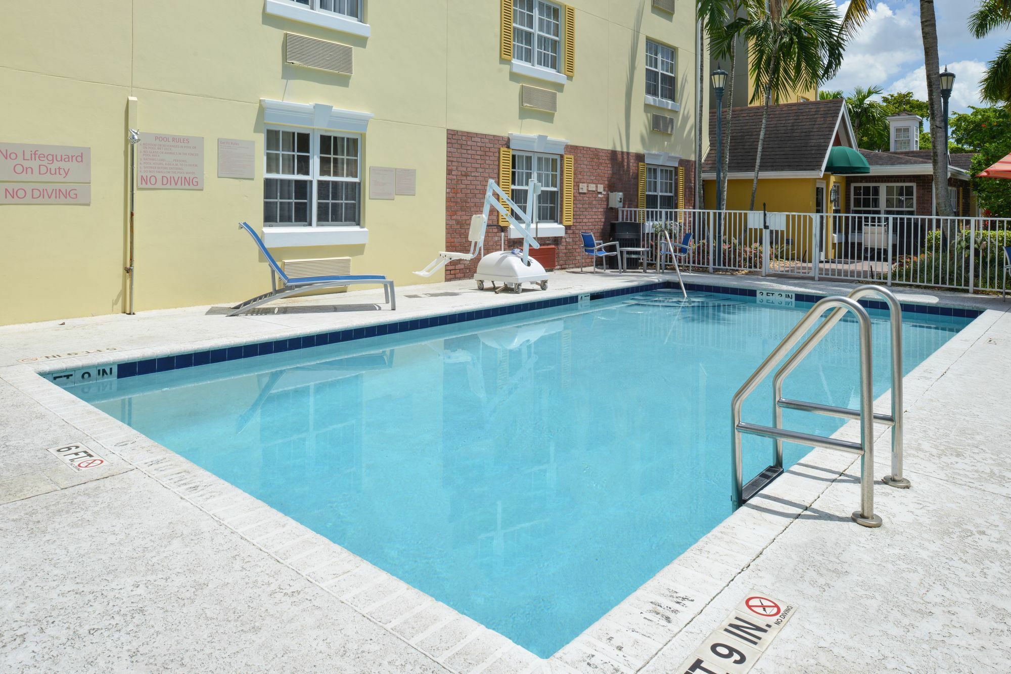 Candlewood Suites Miami Lakes By Ihg Buitenkant foto