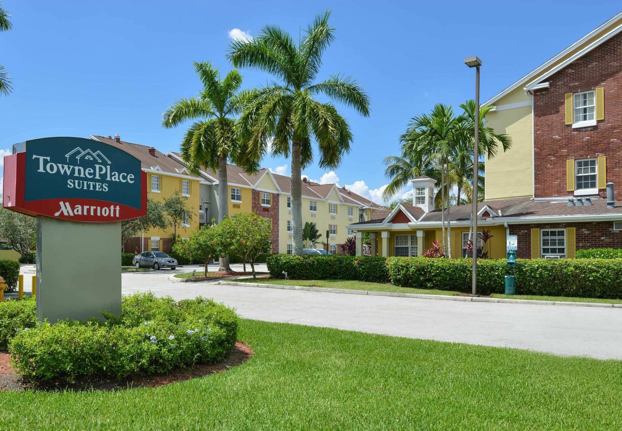 Candlewood Suites Miami Lakes By Ihg Buitenkant foto